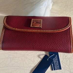 NEW Dooney & Bourke Continental Burgundy Pebbled Leather Wallet